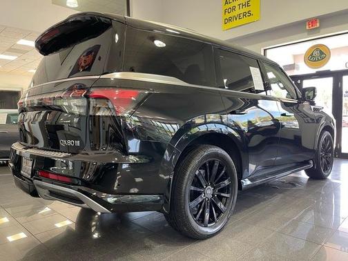 Diamond Black 2025 INFINITI QX80 SENSORY