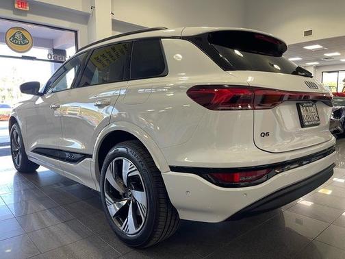 2025 Audi Q6 e-tron Premium