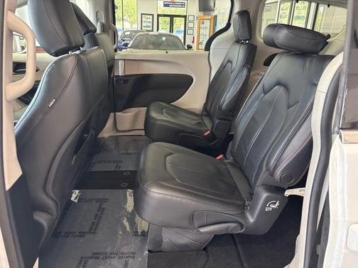 2018 Chrysler Pacifica Touring-L