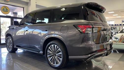 2025 INFINITI QX80 Luxe
