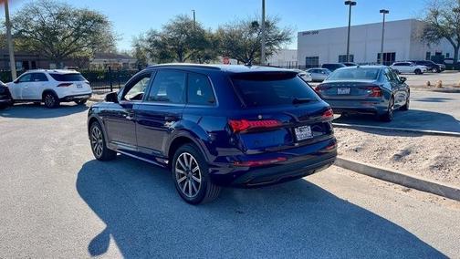 2023 Audi Q7 45 Premium
