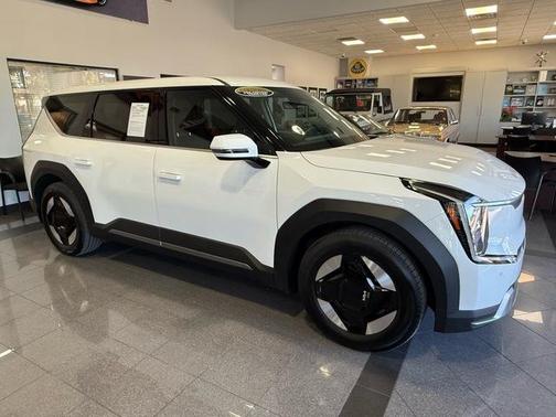 2024 Kia EV9 Light Long Range