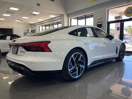 Ibis White 2024 Audi RS e-tron GT Base