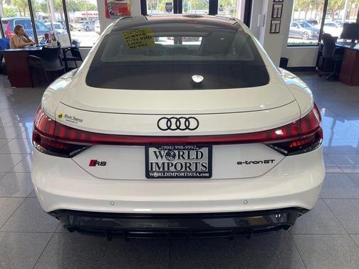 Ibis White 2024 Audi RS e-tron GT Base