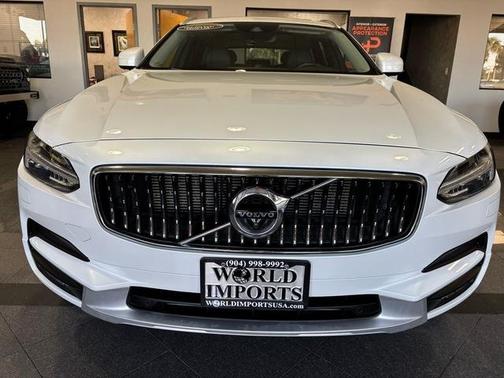 2018 Volvo V90 Cross Country T6