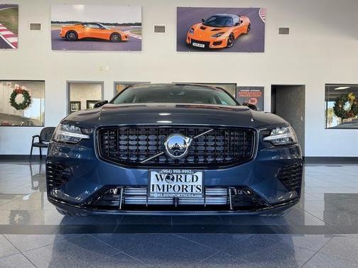 2025 Volvo S60 Plug-In Hybrid T8 Ultra