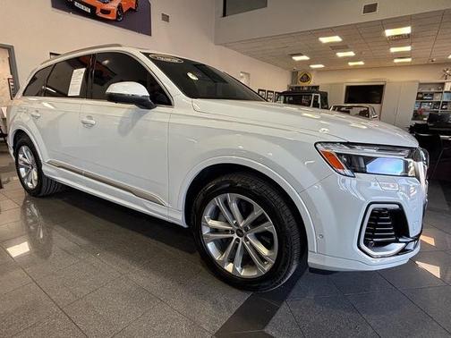 2025 Audi Q7 55 Premium