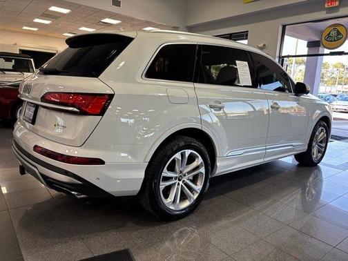2025 Audi Q7 55 Premium