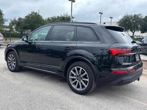 2023 Audi Q7 45 Premium