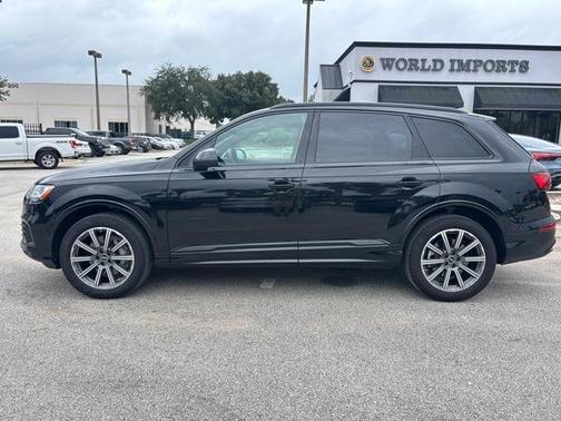 2023 Audi Q7 45 Premium