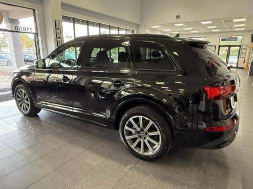 2023 Audi Q7 45 Premium