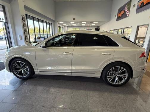 2023 Audi Q8 55 Premium