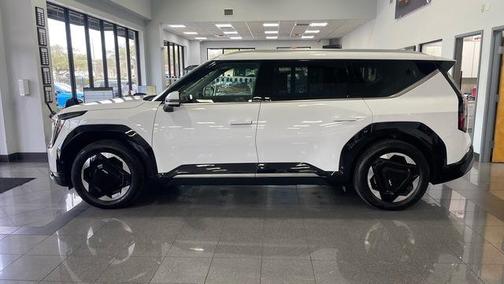 2025 Kia EV9 Land