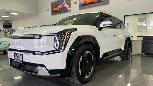2025 Kia EV9 Land