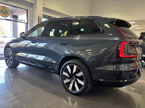 2025 Volvo EX90 Twin Motor Ultra