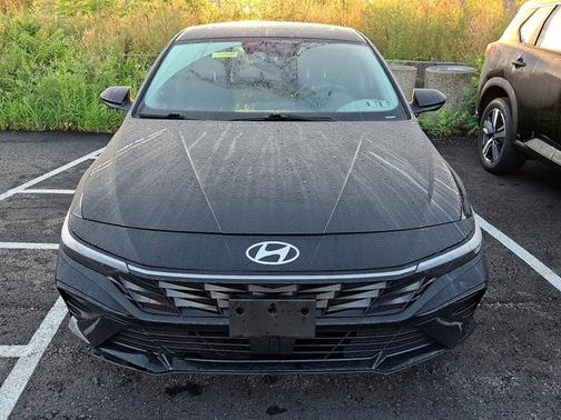 Black 2024 Hyundai ELANTRA SEL