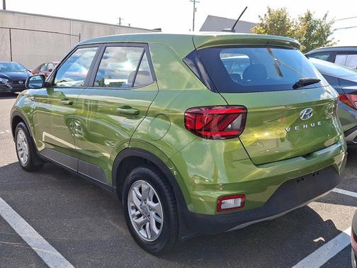 2023 Hyundai VENUE SE