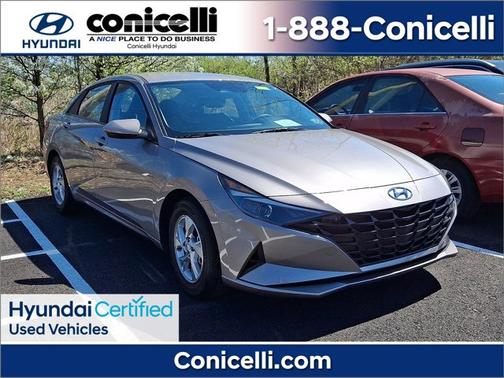 Gray 2023 Hyundai ELANTRA SE