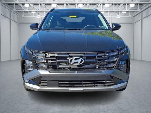 Black 2025 Hyundai TUCSON SEL