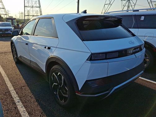 White 2024 Hyundai IONIQ 5 SE