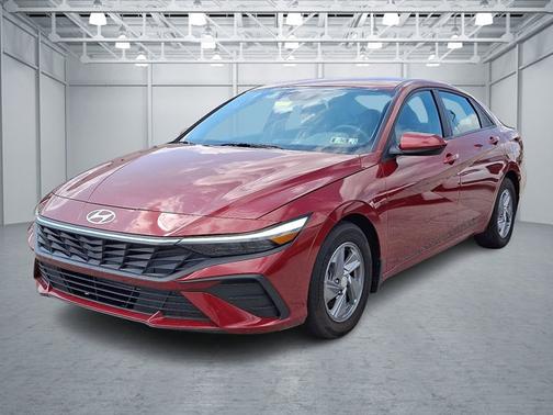 2024 Hyundai ELANTRA SE