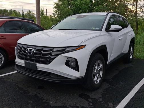 White 2023 Hyundai TUCSON SEL