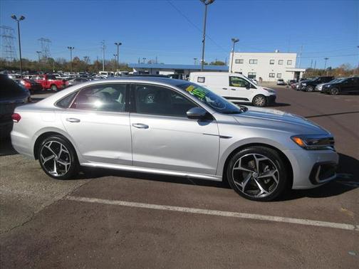 2020 Volkswagen Passat 2.0T R-Line