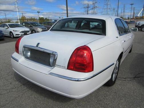 2009 Lincoln Town Car Signature