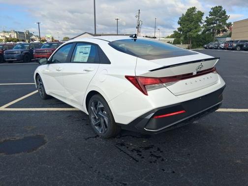 White 2025 Hyundai ELANTRA HEV SEL Sport