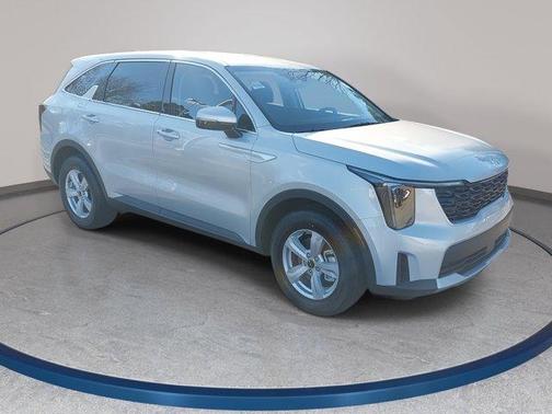 Ivory Silver 2026 Kia Sorento LX