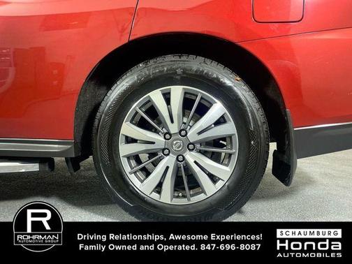 2017 Nissan Pathfinder SL