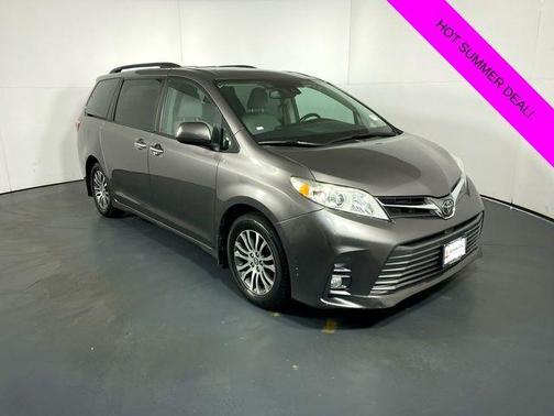 2019 Toyota Sienna XLE