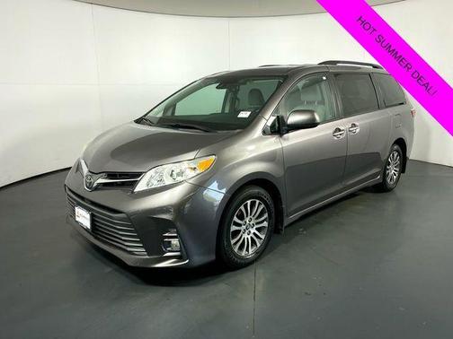 2019 Toyota Sienna XLE