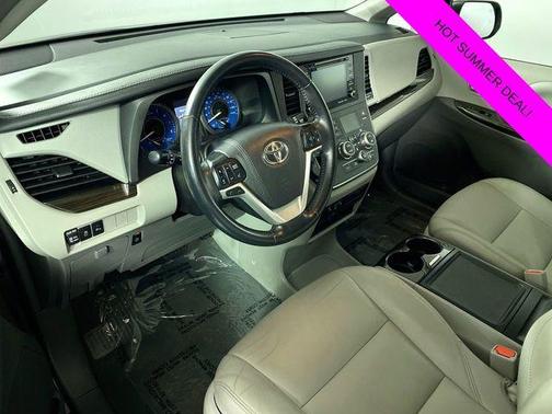 2019 Toyota Sienna XLE