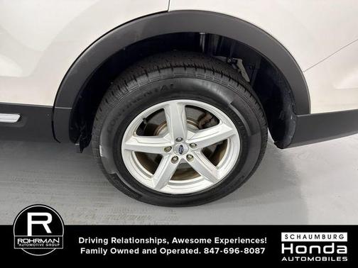 White Platinum Clearcoat Metallic 2017 Ford Explorer XLT