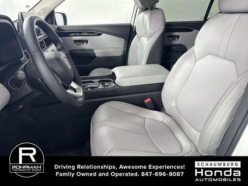 Platinum White Pearl 2025 Honda Pilot Sport