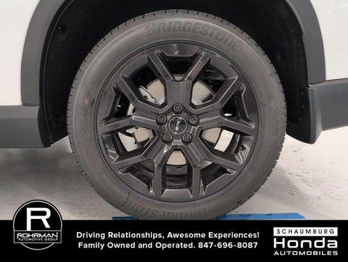Platinum White Pearl 2025 Honda Pilot Sport