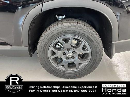 Crystal Black Pearl 2026 Honda Pilot TrailSport