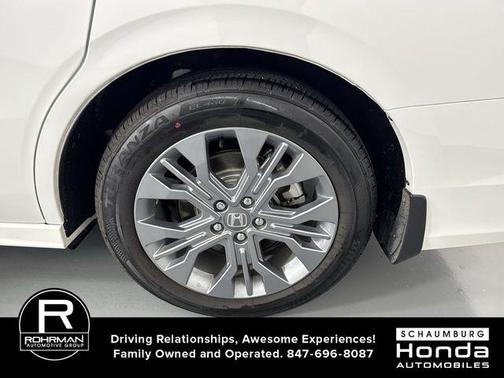Platinum White Pearl 2026 Honda Odyssey Touring