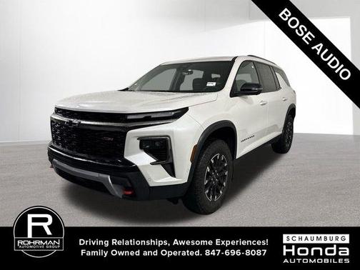 Iridescent Pearl Tricoat 2024 Chevrolet Traverse Z71