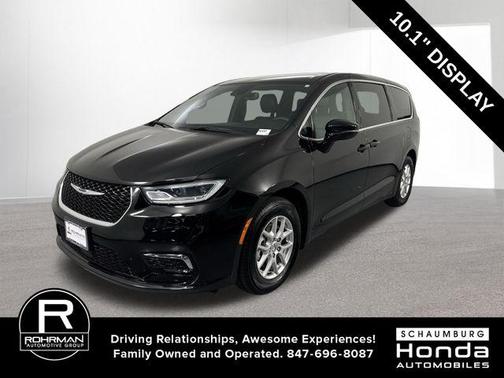 Diamond Black 2025 Chrysler Pacifica Select