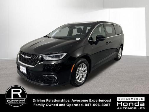 Diamond Black 2025 Chrysler Pacifica Select