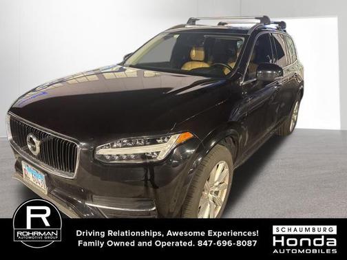 2016 Volvo XC90 Hybrid T8 Momentum