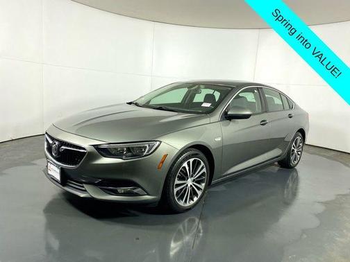 2018 Buick Regal Sportback Essence