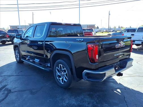 Onyx Black 2023 GMC Sierra 1500 SLT