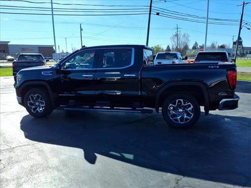 Onyx Black 2023 GMC Sierra 1500 SLT