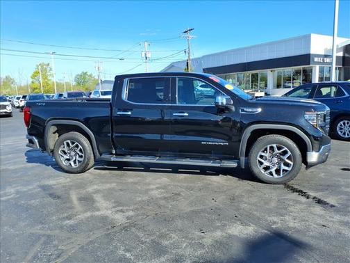 Onyx Black 2023 GMC Sierra 1500 SLT