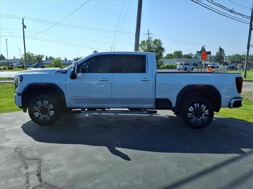 White Frost Tri-Coat 2024 GMC Sierra 2500 Denali