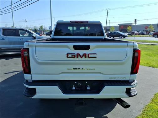 White Frost Tri-Coat 2024 GMC Sierra 2500 Denali