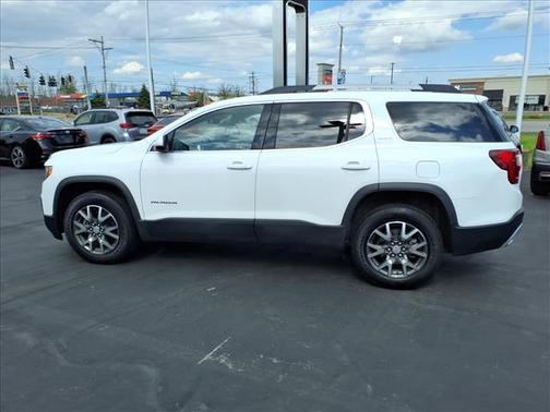 Summit White 2023 GMC Acadia SLE